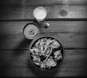 Mix Pakoda With Tea