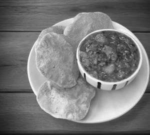 Puri Alukasa and salad