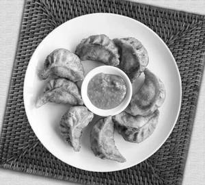 Chicken momos