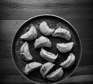 Chicken Pan Fried Momos(7 Pieces)