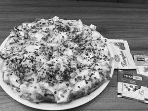 Paneer Makhani Medium Pizza 9 Inch