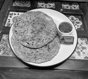 Aloo pyaaz parantha