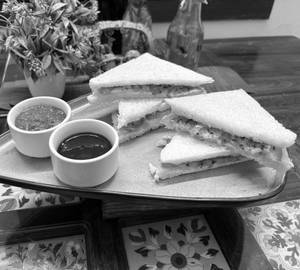 Kheera tamatar onion sandwich