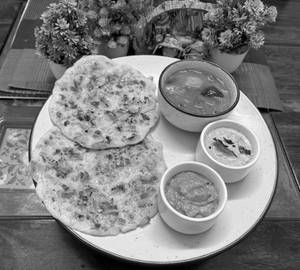 Onion Tomato Uttapam