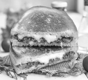 Cheese chutney sandwich