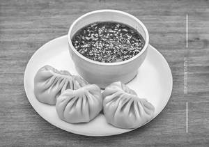 Soupy Momos