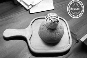 Butter Cookie Bun With Vanila Ice Milk