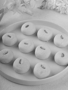 Khoya Kesar Peda