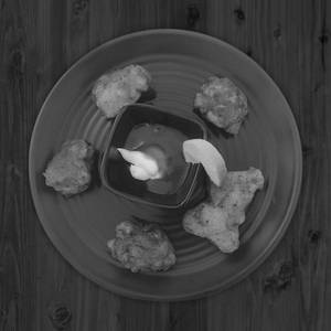 Chicken pakoda with salad [5 pieces]