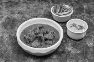 Dharti Ke Nazare (Gravy Chaap)
