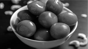 Shahi Gulab Jamun [1 Pc]