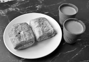 2 Pcs Kosha Chicken Puff With 2 Masala Chai (serves 2)