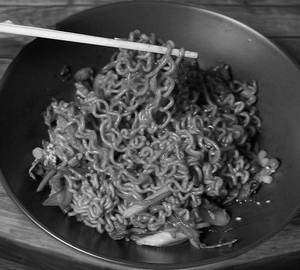 Chilli schezwan maggi