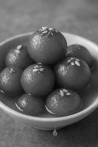 Gulab Jaman 04Pcs