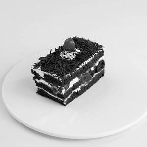 Black Forest Cake Slice (100g)