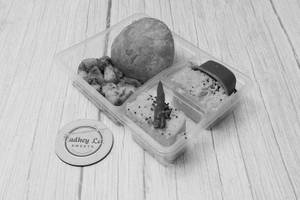 2 Pcs Dhokla + 1 Khasta Aloo Box.
