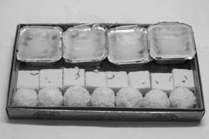 Celebration Box [3 Rows] [500Gm]