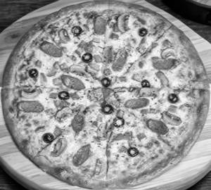 Cafe special non veg pizza