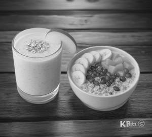 Muesli Bowl + Banana Oats smoothie