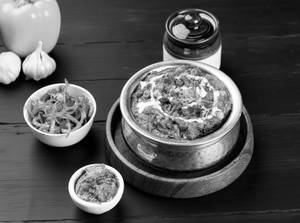 Veg. Bhuna (Brown Gravy)