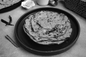 Green Chilli Parantha{atta}