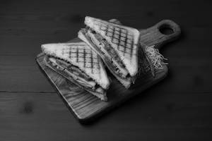 paneer tikka grilled sandwich