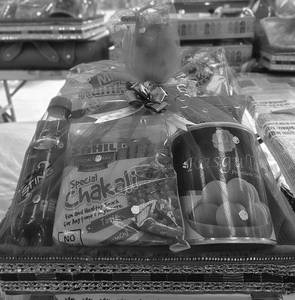 Hamper 8 Items