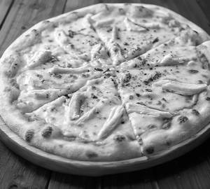 Sweet Creamy Chicken Tandoori Pizza (Medium)