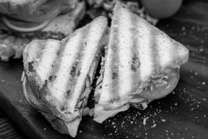 Veg. Grilled Sandwich (No Cheese)