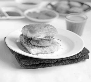 Vada pav