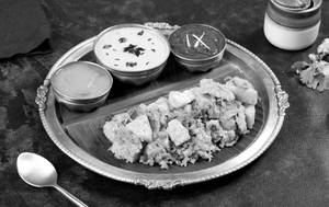 Plain Idli with Egg Burji