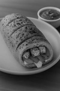 Red Peprika & Paneer Garlic Bread