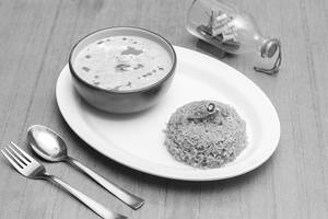 Green Thai Curry Served With Blue Rice Chicken