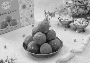 Besan Laddu