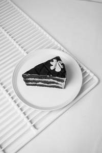 Chocolate Dust Pastry [1 Piece]