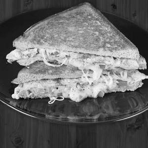 Bread omelette