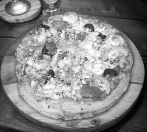 8" Regular Deluxe Veg Pizza (6 Slices)