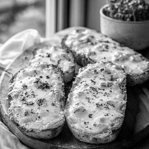 Cheesy Garlic Bread