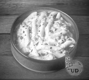 White sauce pasta