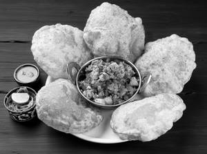 Puri Bhaji (4 Pcs.)