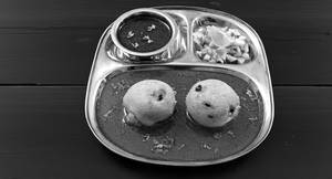 Batata Vada With Usal