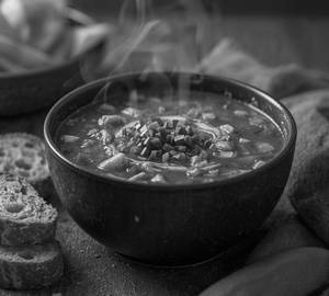 Veg hot and sour soup