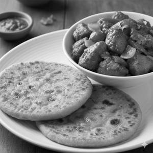 2 Paratha + Chilli Chicken