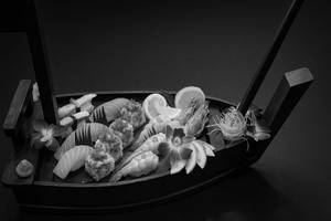 Non Veg Sushi Boat [12 Pieces]