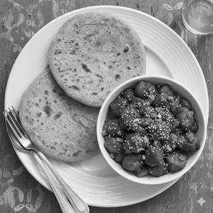 2 Paratha + Chicken Manchurian