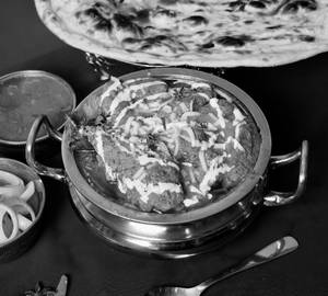 Half Paneer Lababdaar +2 Butter Naan