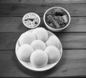 Iddally With Chammanthy and sambar