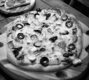 7 Hot & Spicy Thai Pizza