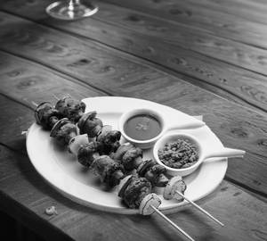 Mushroom Tikka with Cheese (8pc)