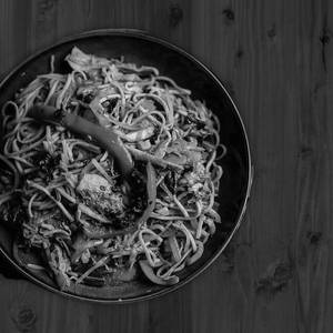 Chicken Hakka Noodles [700ml container]